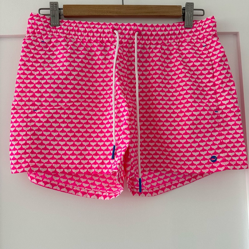 Vineyard Vines whale shorts, Size XS